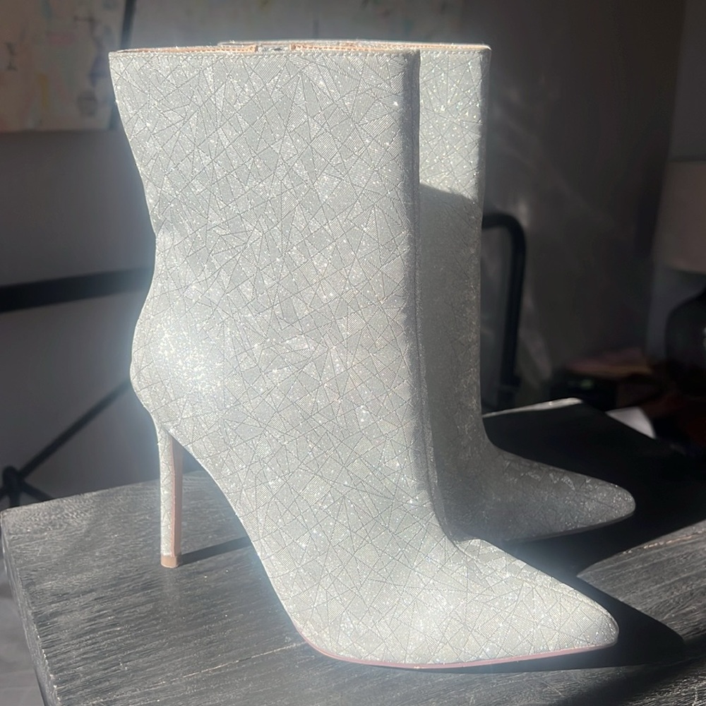 Brand New women’s ankle boots- Silver Skylar